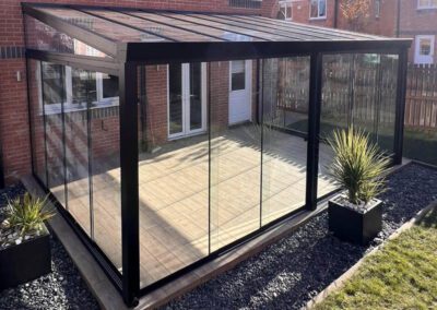 Glass room 6m x 4m black frame